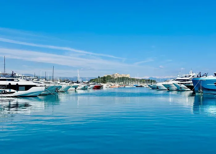 Διαμέρισμα Renovated 2 With Swimming Pool 4 People *