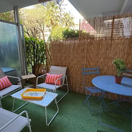 Renovated 2 With Swimming Pool 4 People * 昂蒂布