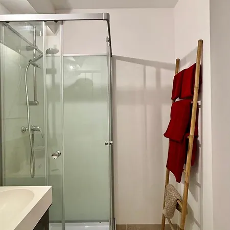 公寓 Renovated 2 With Swimming Pool 4 People 昂蒂布