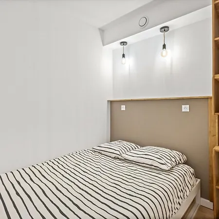 Renovated 2 With Swimming Pool 4 People 公寓