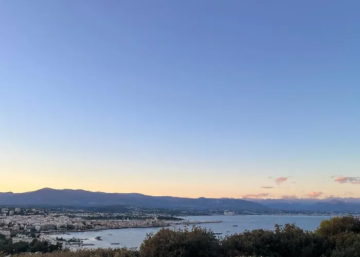 Renovated 2 With Swimming Pool 4 People Apartament